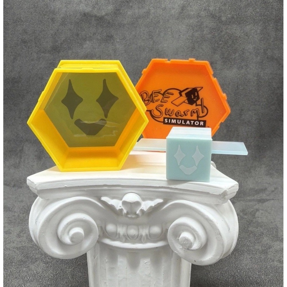 Bee Swarm Simulator Mini Series 1 Diamond Bee Figure & Comb